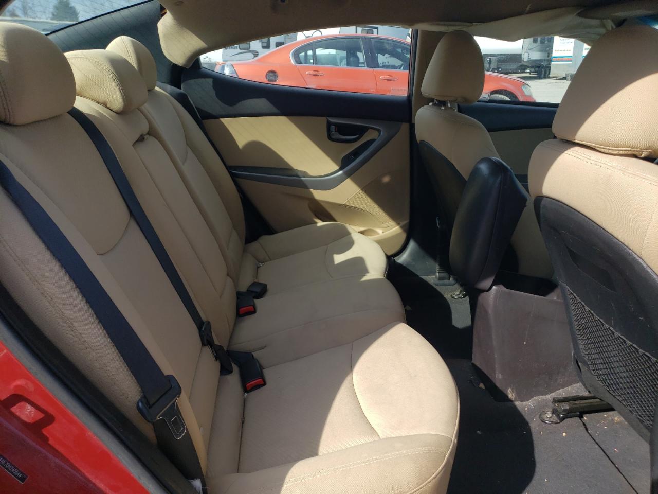 Hyundai Elantra gl 2013