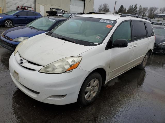 TOYOTA SIENNA CE