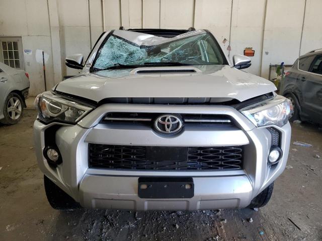2020 TOYOTA 4RUNNER SR JTEBU5JR0L5763890