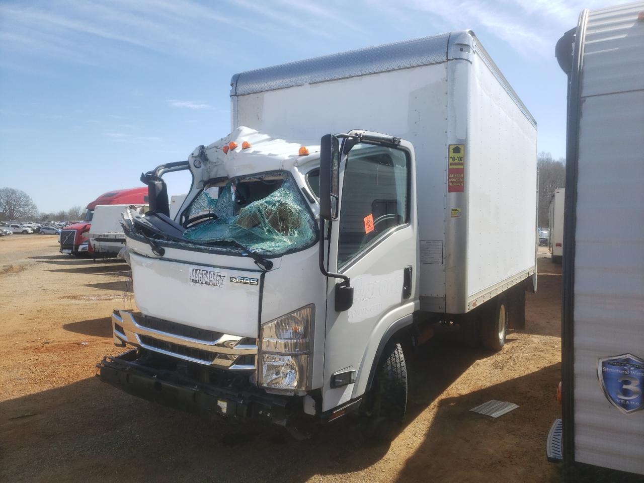 Lot #3197970464 2019 ISUZU NPR