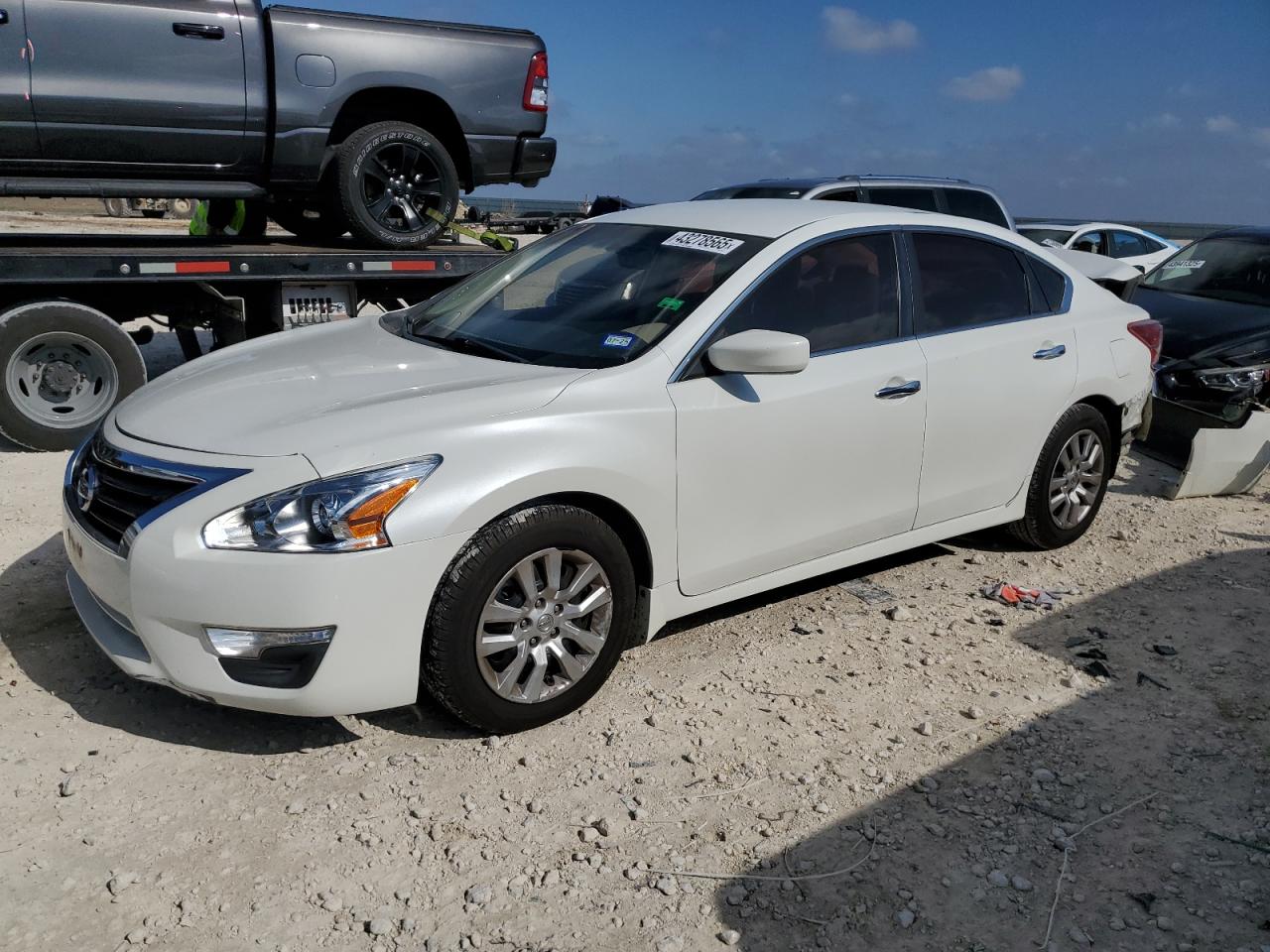  Salvage Nissan Altima