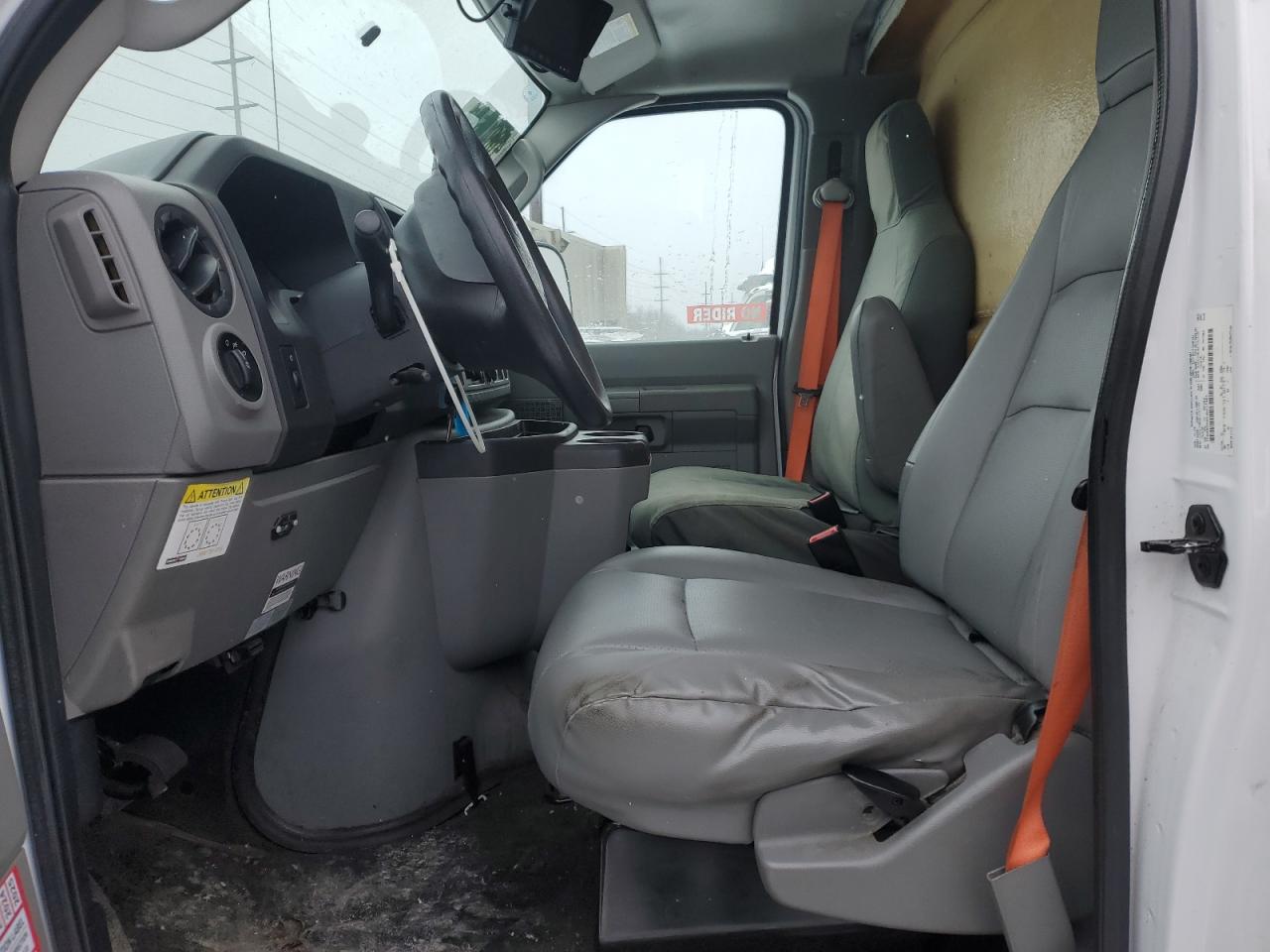 FORD ECONOLINE E450 SUPER DUTY CUTAWAY VAN