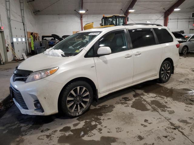 TOYOTA SIENNA XLE