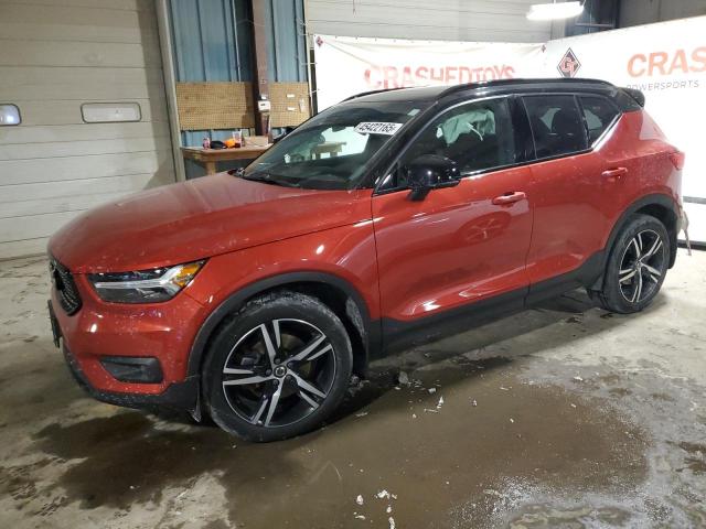 VOLVO XC40 T5 MOMENTUM