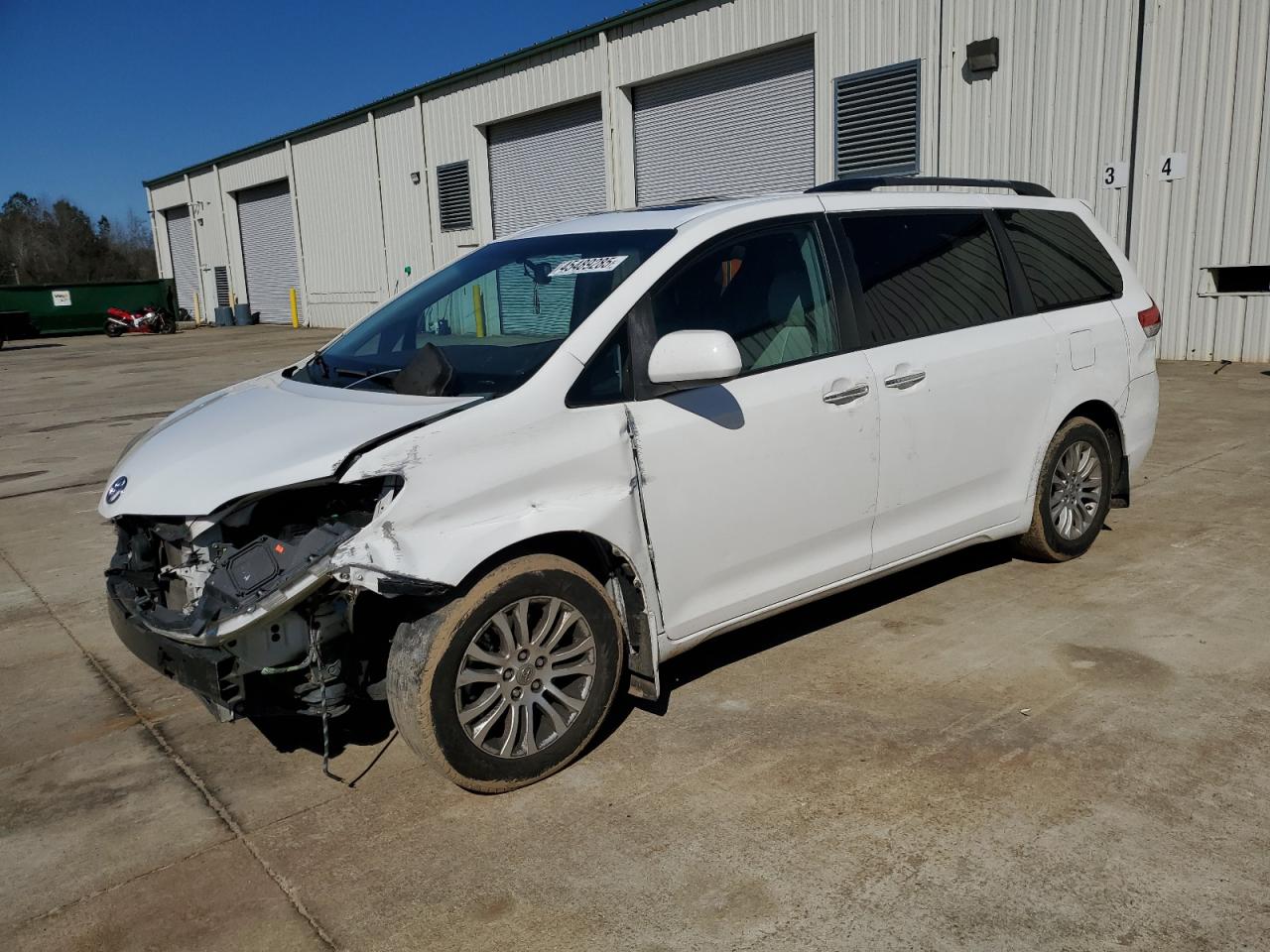 TOYOTA SIENNA XLE