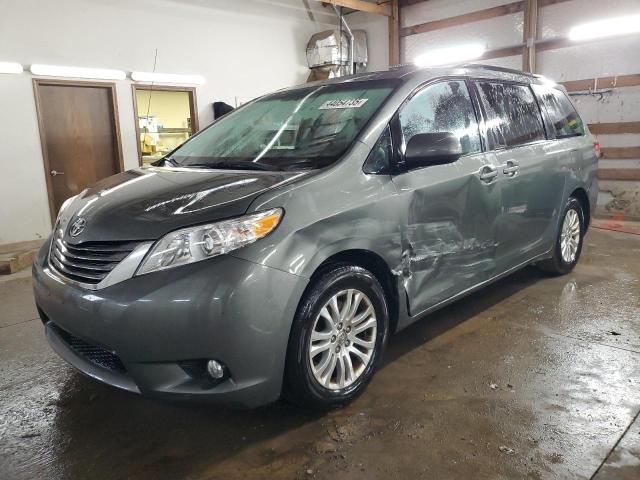 TOYOTA SIENNA XLE