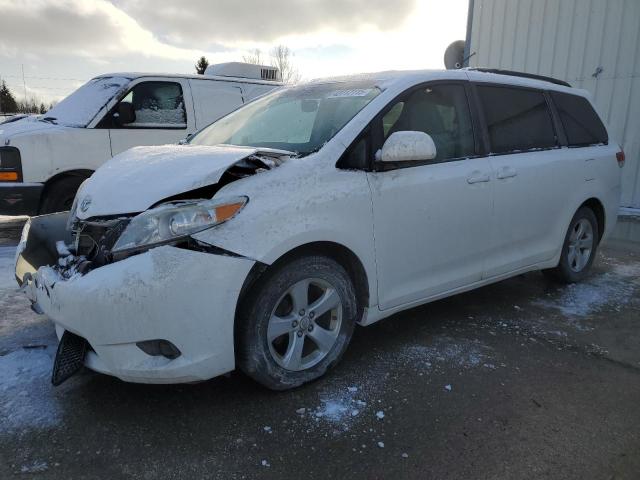 TOYOTA SIENNA LE