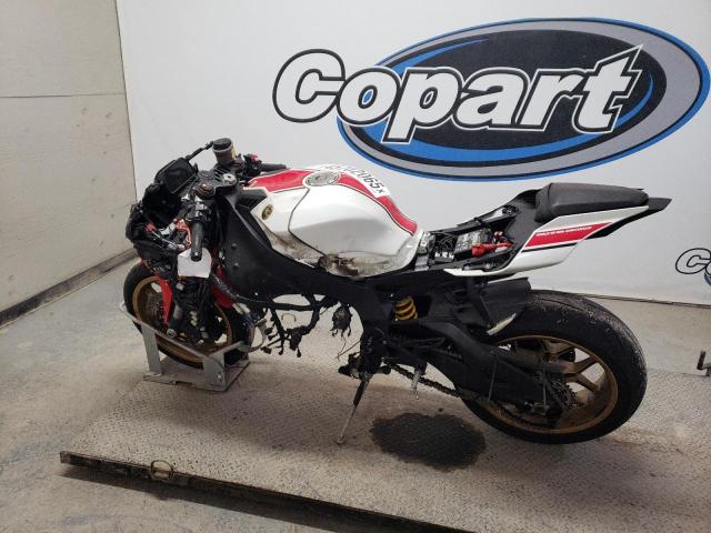 2022 YAMAHA YZFR1 JYARN66E0NA002505