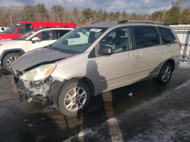 TOYOTA SIENNA LE