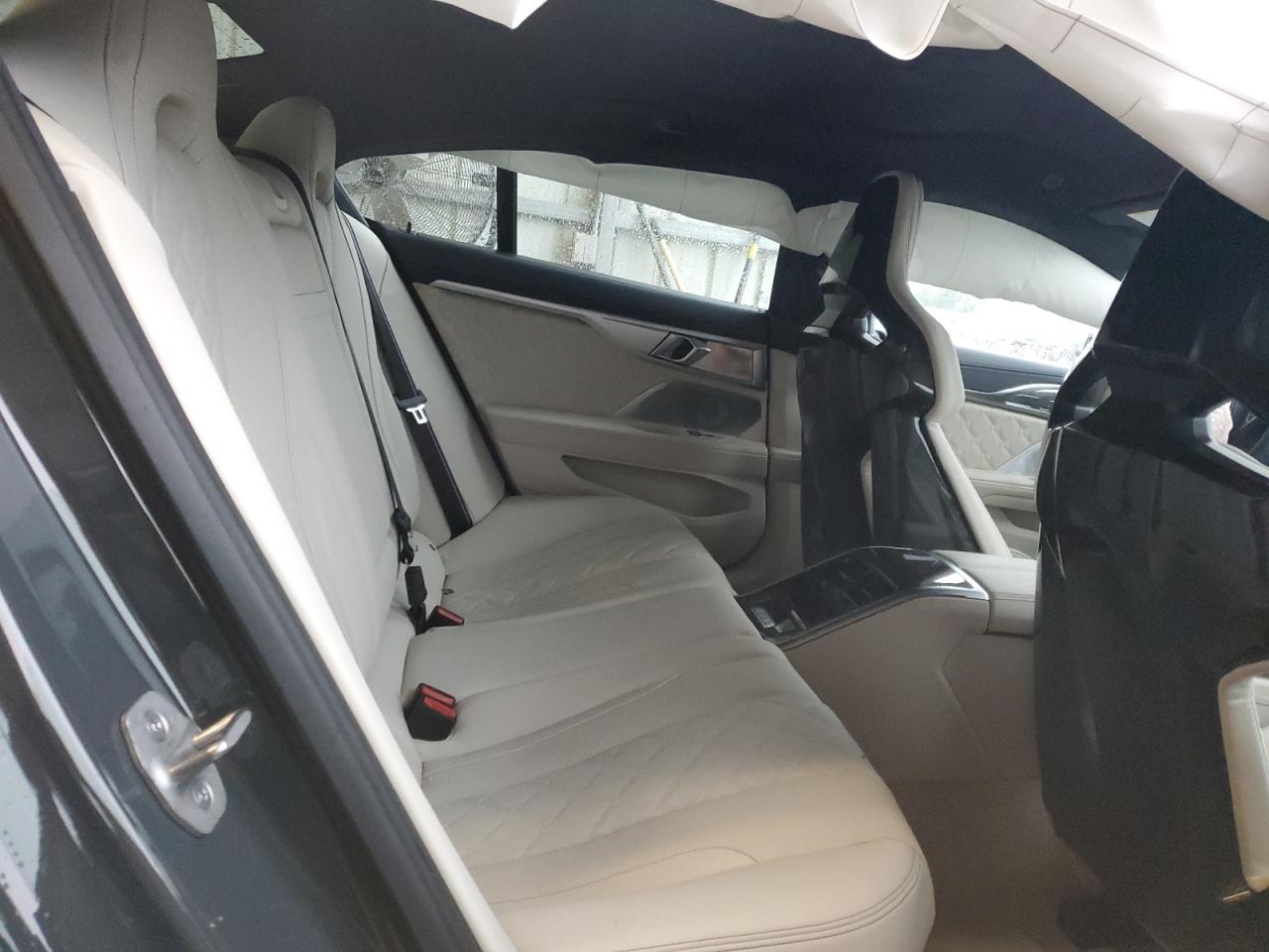 BMW M8 2025