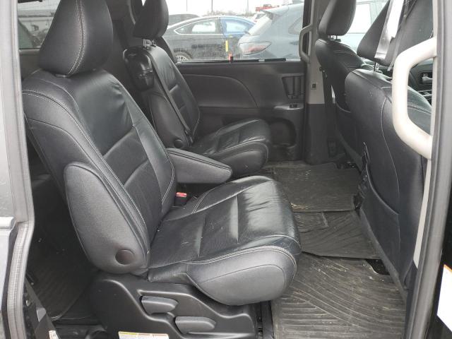 2017 TOYOTA SIENNA SE 5TDXZ3DC3HS884440