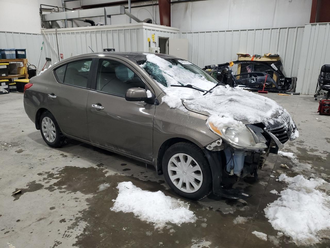NISSAN VERSA S