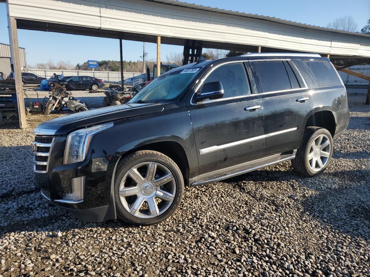 CADILLAC ESCALADE LUXURY