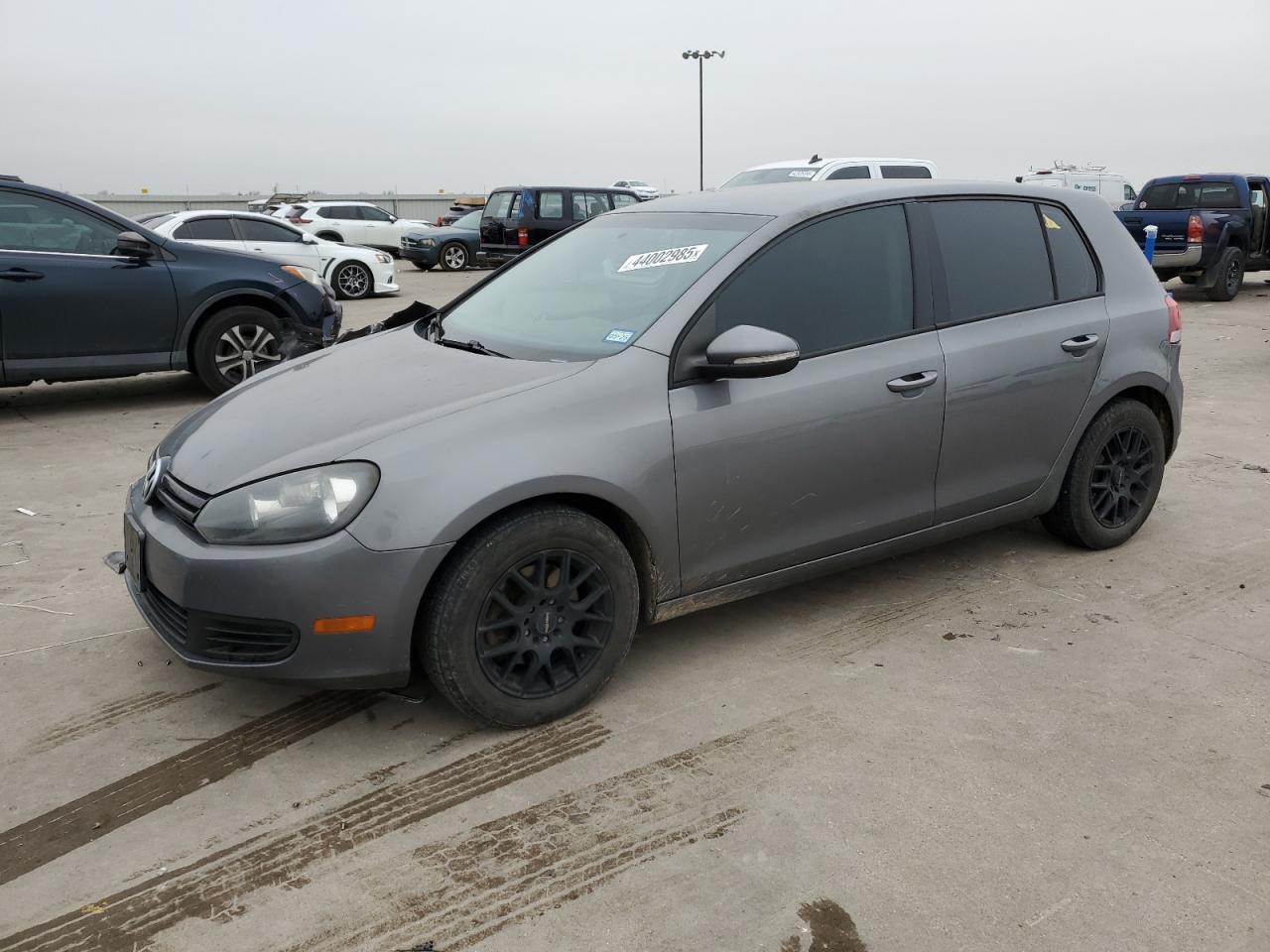 VOLKSWAGEN GOLF