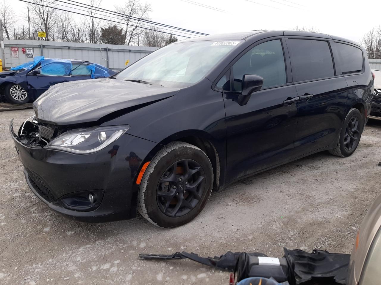 CHRYSLER PACIFICA TOURING PLUS