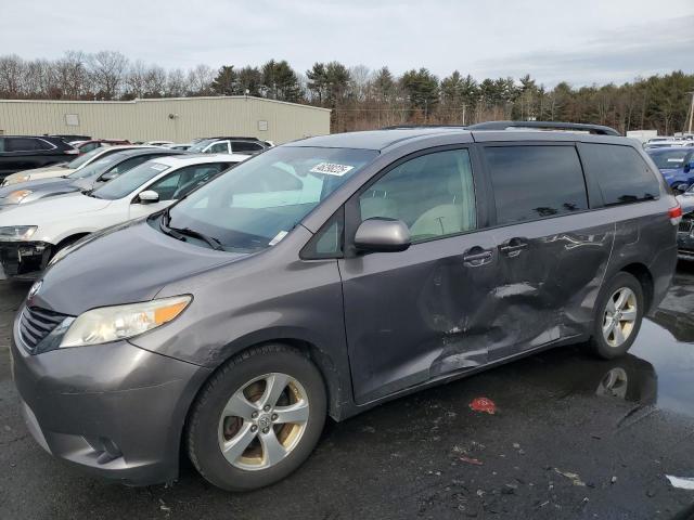 TOYOTA SIENNA LE