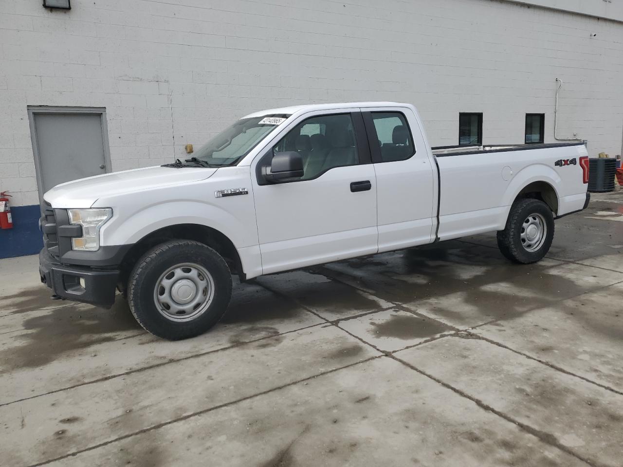 FORD F-150 SUPER CAB