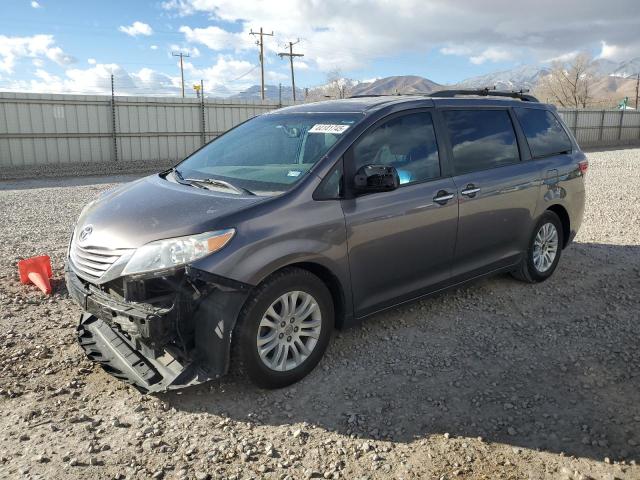TOYOTA SIENNA XLE 2016 gray  gas 5TDYK3DC9GS693063 photo #1