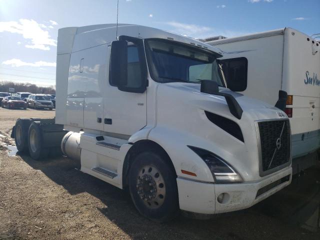 VOLVO VNR 2020 white  diesel 4V4WC9EH8LN257519 photo #1