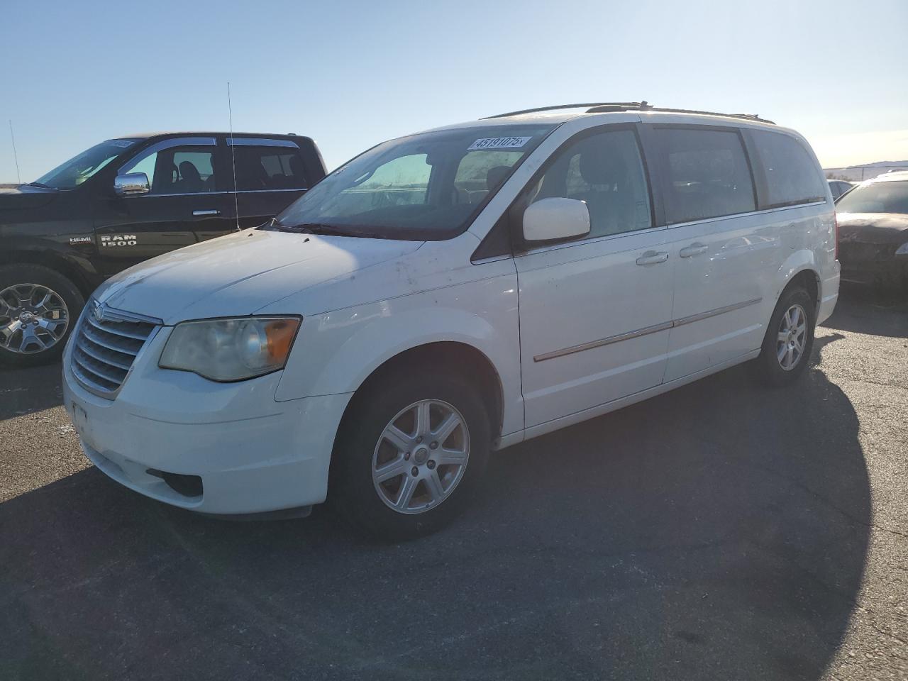 CHRYSLER TOWN & COUNTRY TOURING
