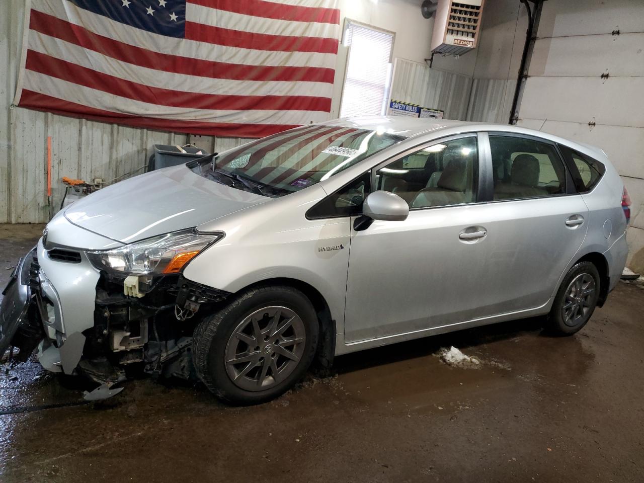 TOYOTA PRIUS V