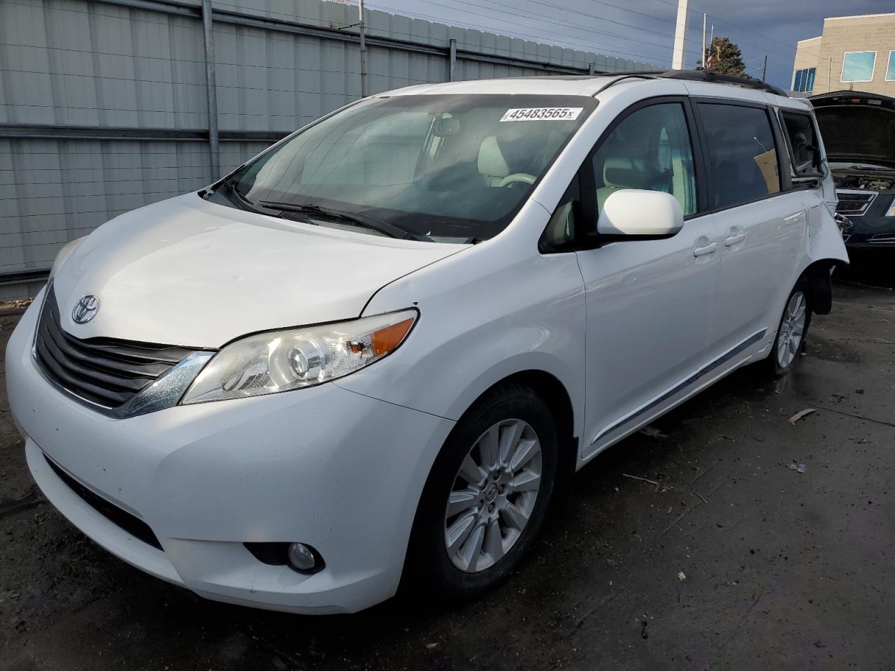 TOYOTA SIENNA XLE