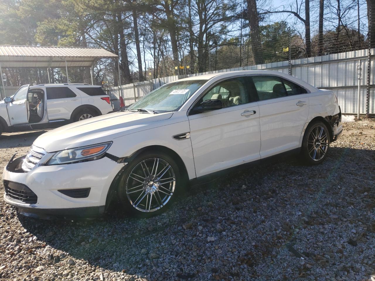 FORD TAURUS SE