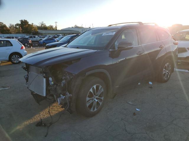 TOYOTA HIGHLANDER