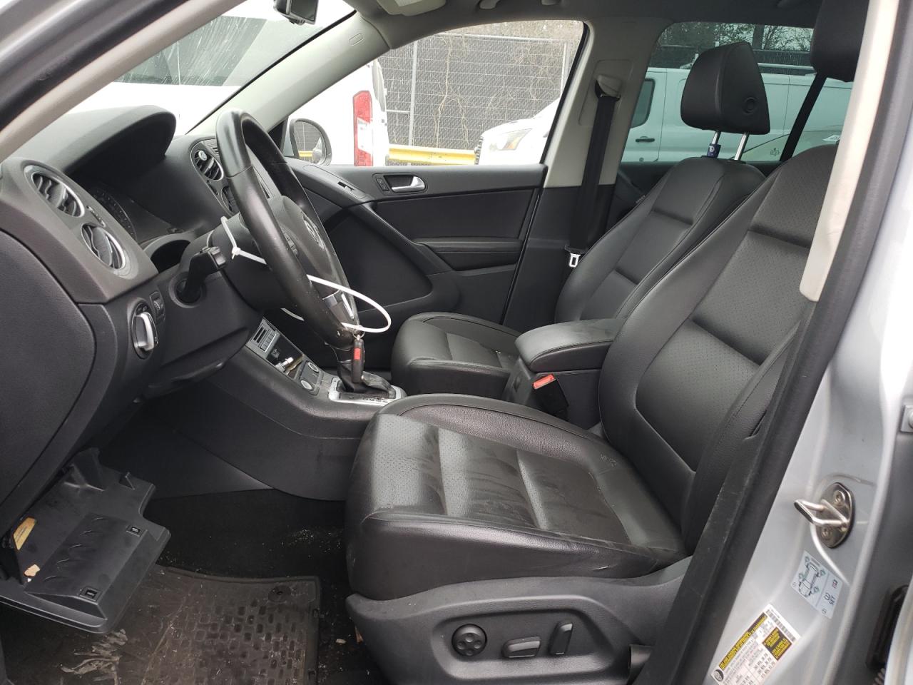 Volkswagen Tiguan s 2016