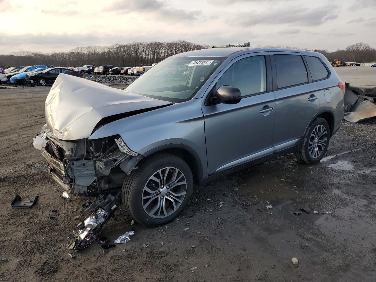 MITSUBISHI OUTLANDER SE