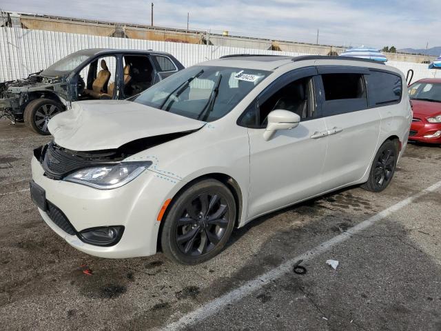 Vin: 2c4rc1gg1lr267164, lot: 46910425, chrysler pacifica limited 2020 img_1