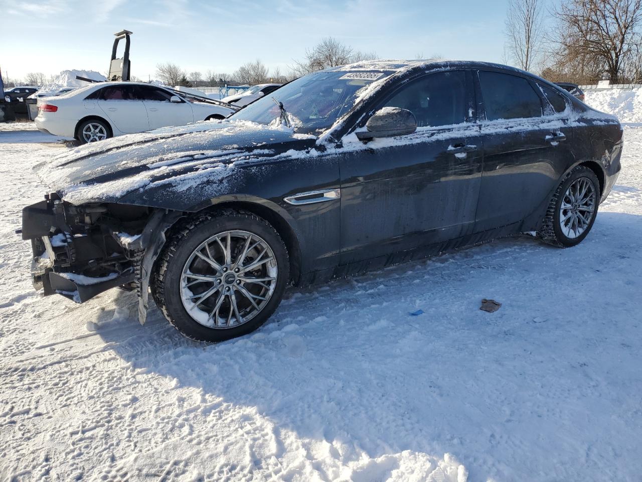 SAJBJ4BV2HCY29587 JAGUAR XF PREMIUM 2017