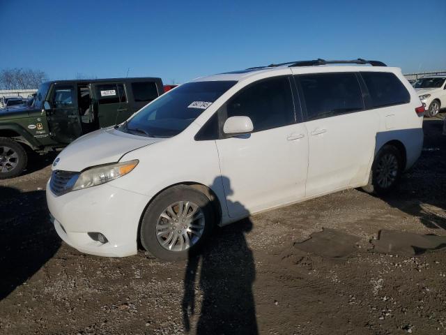 TOYOTA SIENNA XLE