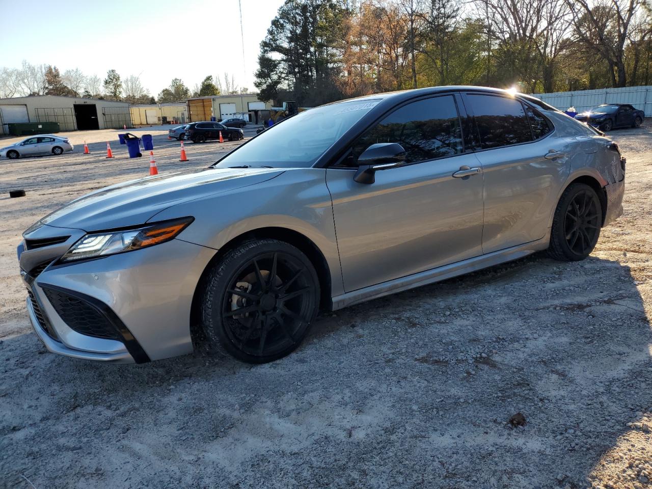 TOYOTA CAMRY XSE