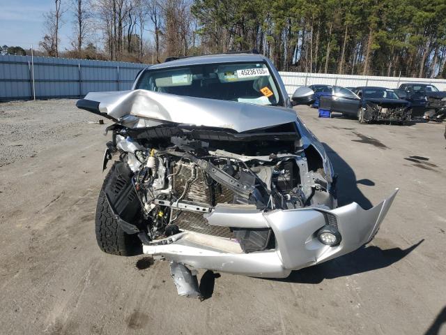 2019 TOYOTA 4RUNNER SR - JTEBU5JR1K5640677
