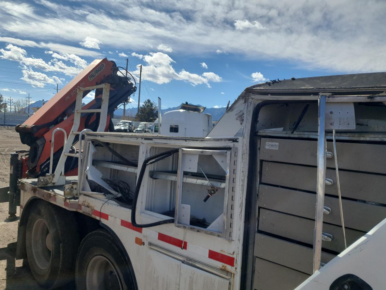 Lot #3235901028 2011 KENWORTH T800