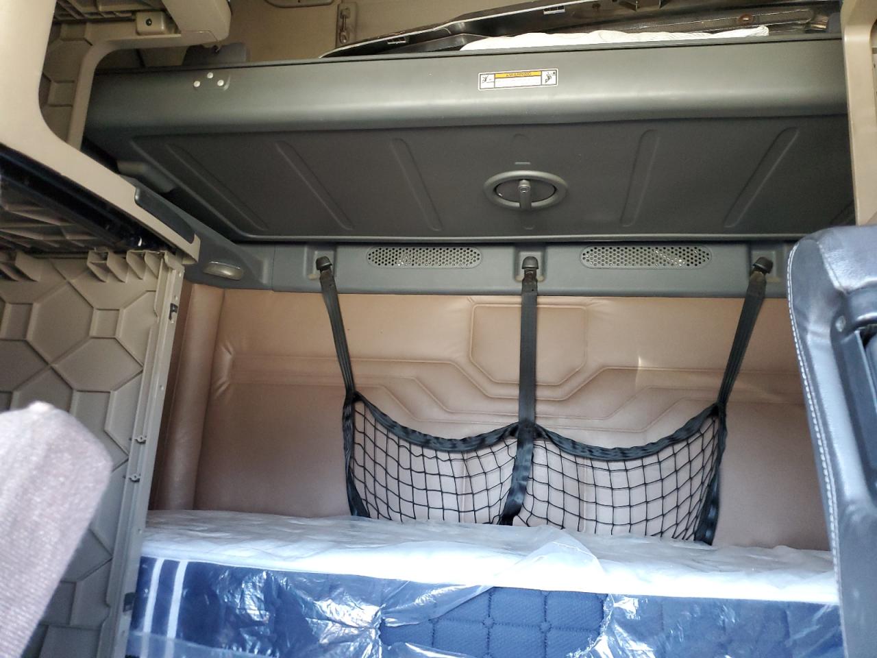 Lot #3245305596 2016 FREIGHTLINER CASCADIA 1