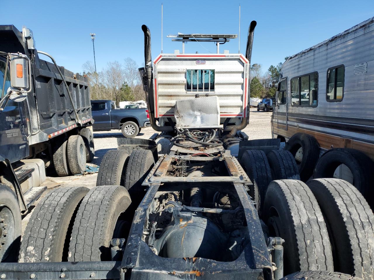 Lot #3259111115 2021 MACK PINNACLE