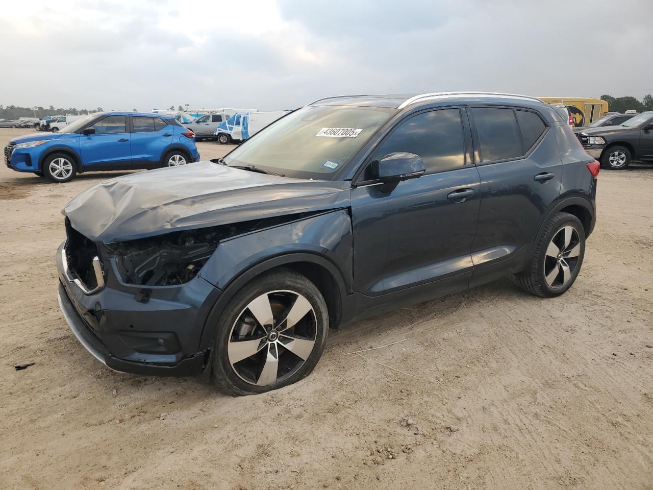 YV4162UK0M2483183 VOLVO XC40 T5 MO 2021