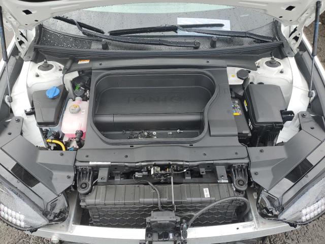 2023 HYUNDAI IONIQ 6 SE - KMHM34AC0PA025506