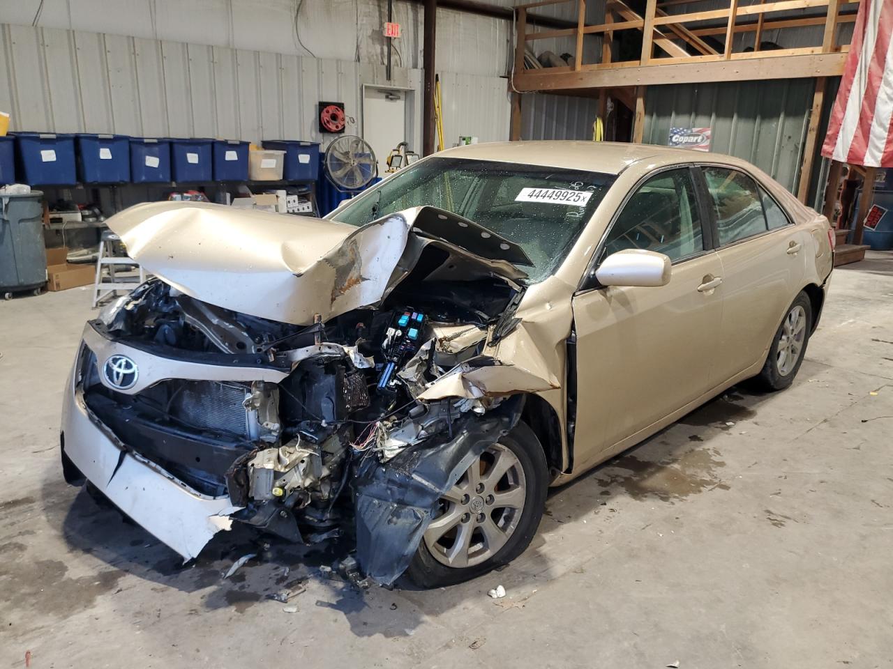 TOYOTA CAMRY BASE