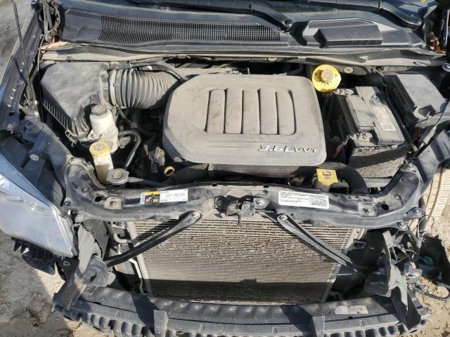 2015 CHRYSLER TOWN & COU 2C4RC1BG5FR561615