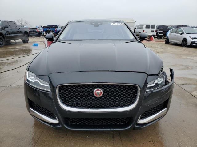 2017 JAGUAR XF PREMIUM SAJBD4BV0HCY32804