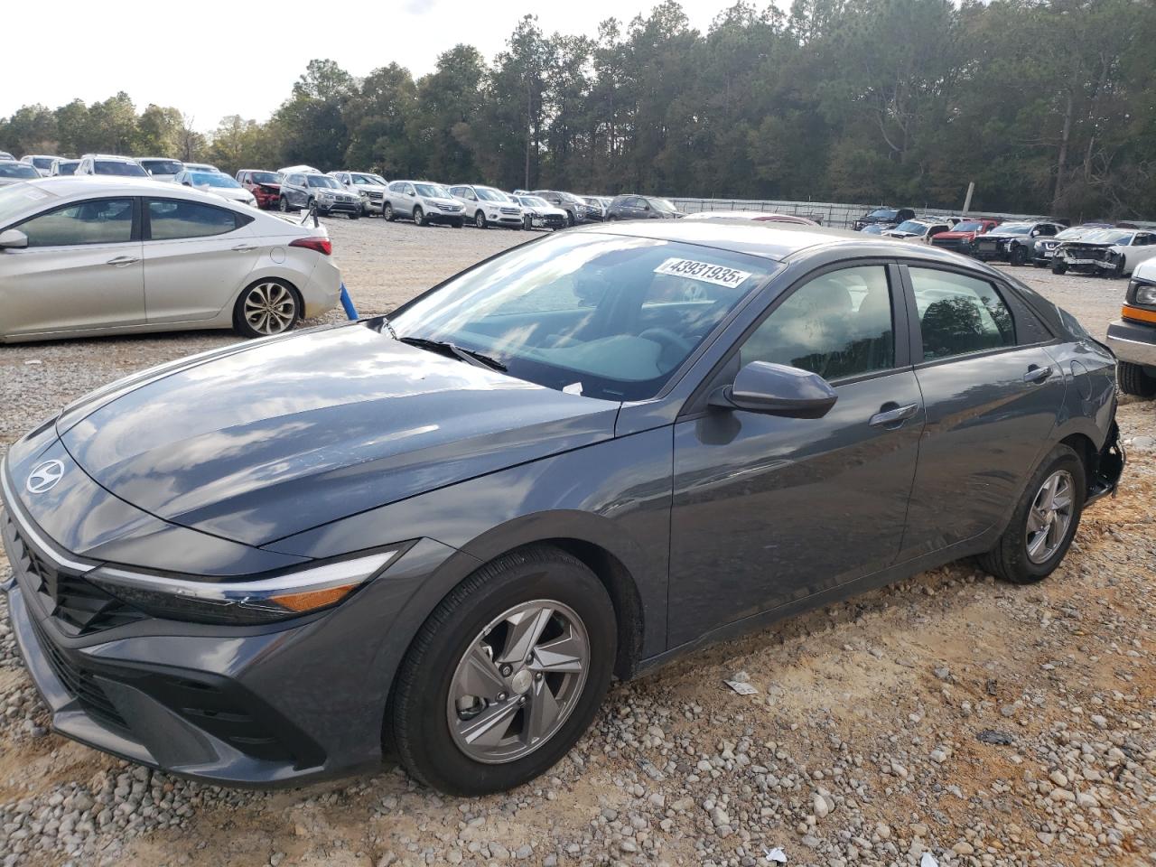 HYUNDAI ELANTRA SE