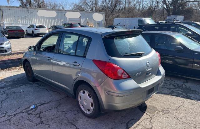 NISSAN VERSA S 2009 silver hatchbac gas 3N1BC13E59L367637 photo #4