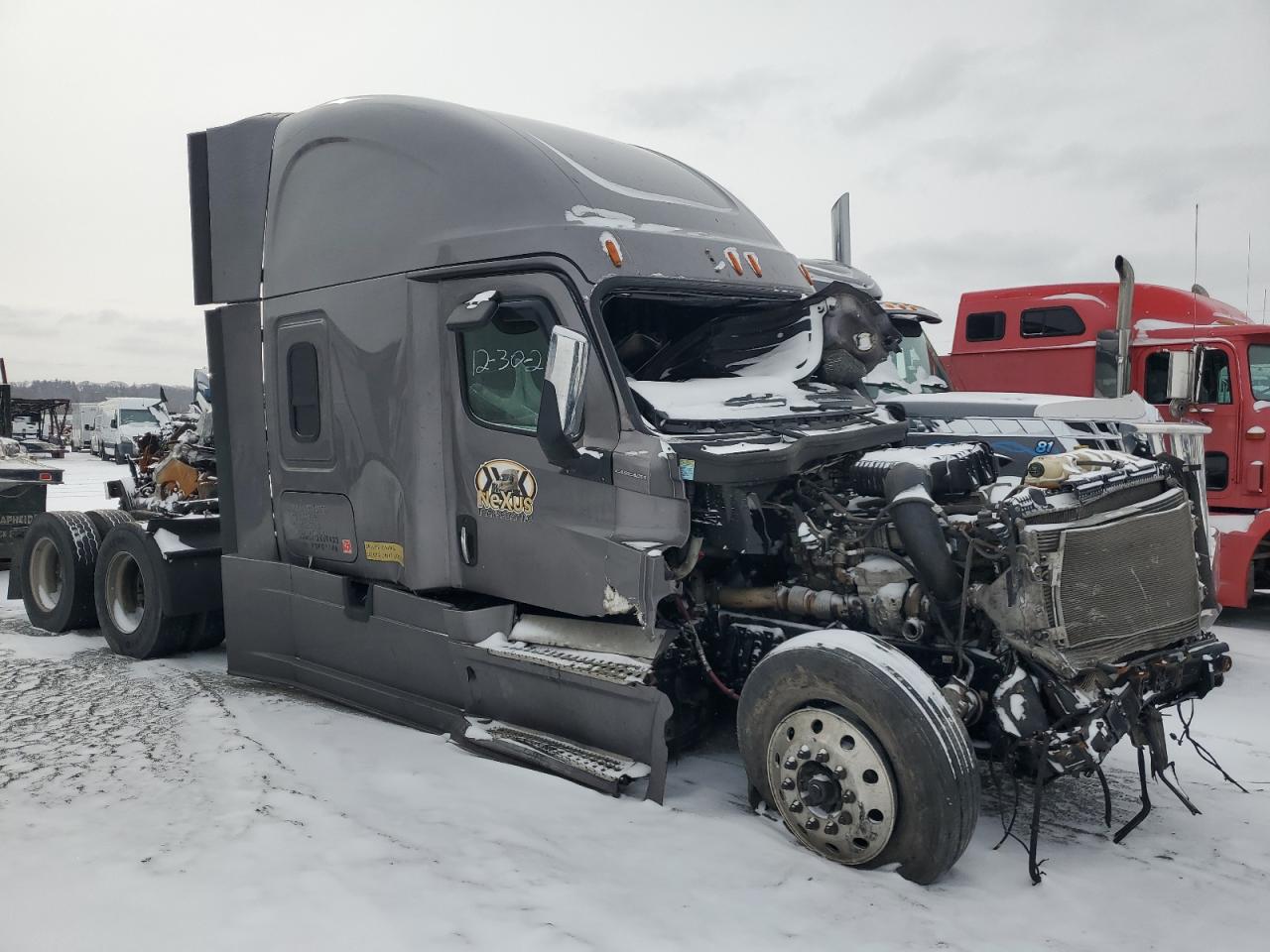  Salvage Freightliner Cascadia 1