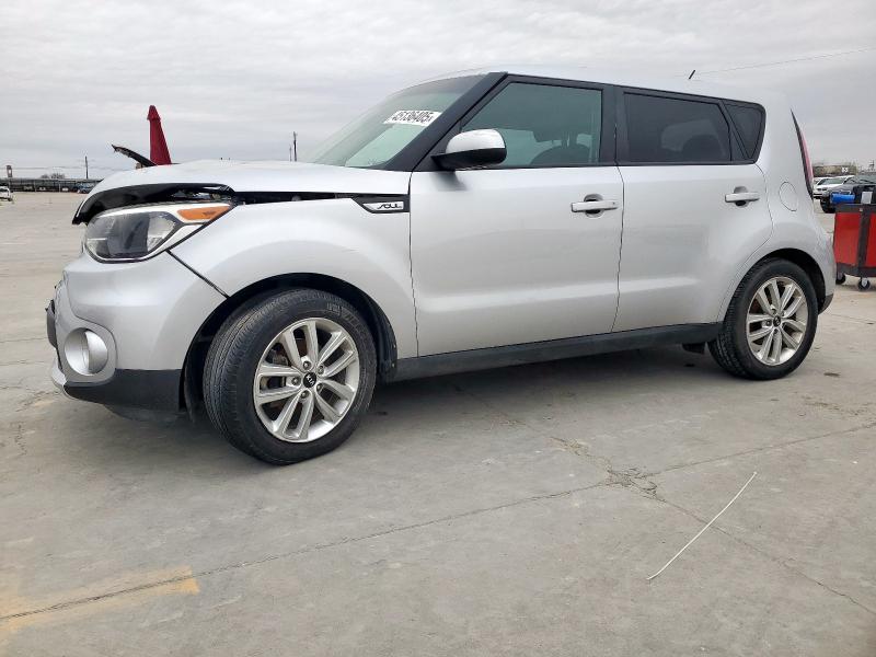 KIA SOUL + 2018 silver  gas KNDJP3A5XJ7559611 photo #1