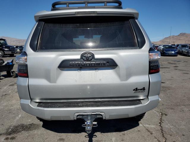 2018 TOYOTA 4RUNNER SR - JTEBU5JR3J5596907