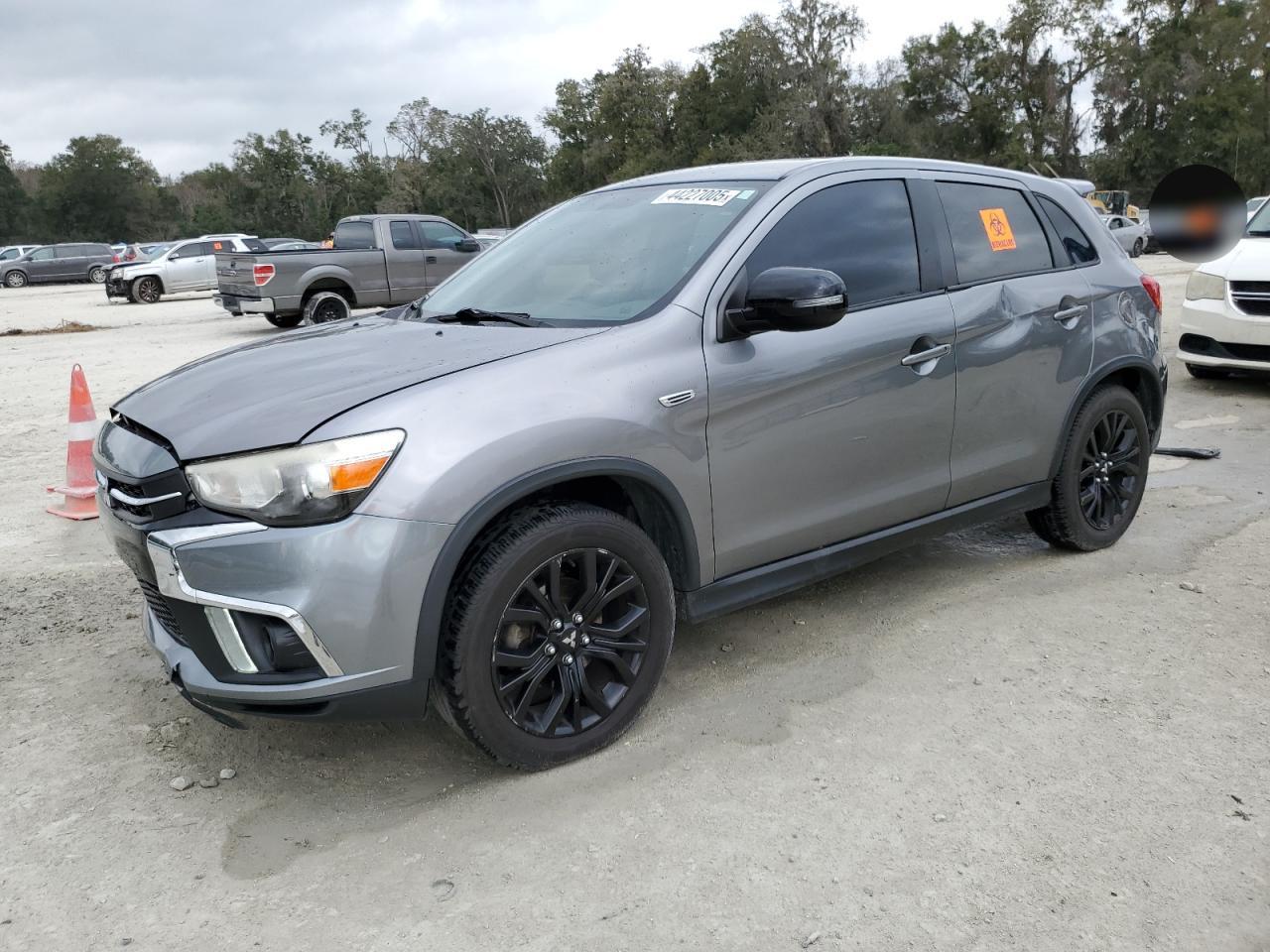 MITSUBISHI OUTLANDER ES