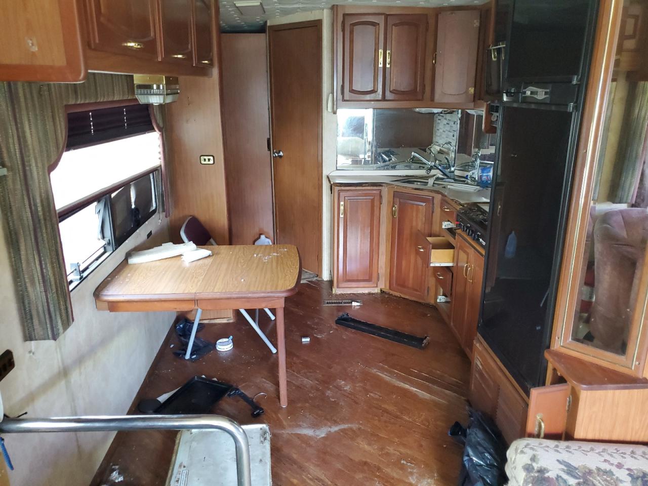 Lot #3202922865 1995 WINNEBAGO TRAVELTRLR